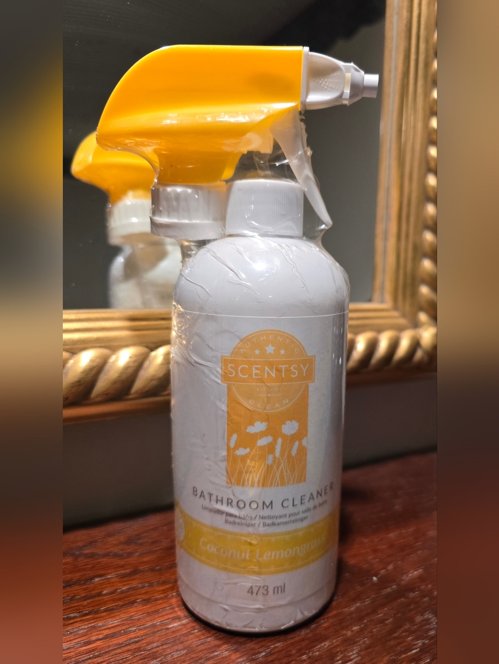 Scentsy Bathroom Cleaner "Coconut Lemongrass"